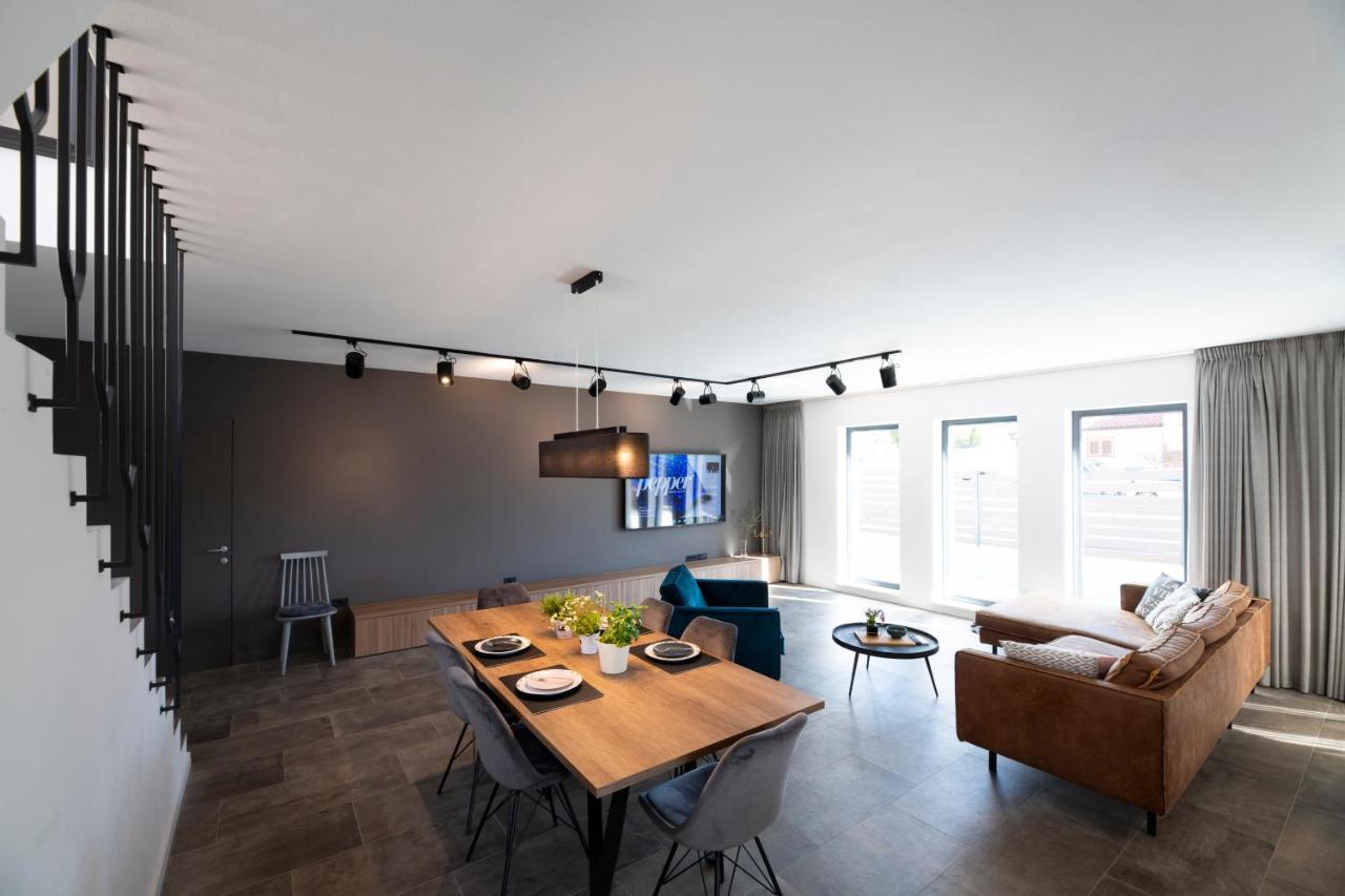 Marcante Family Villa With A Pool ポレッチ エクステリア 写真